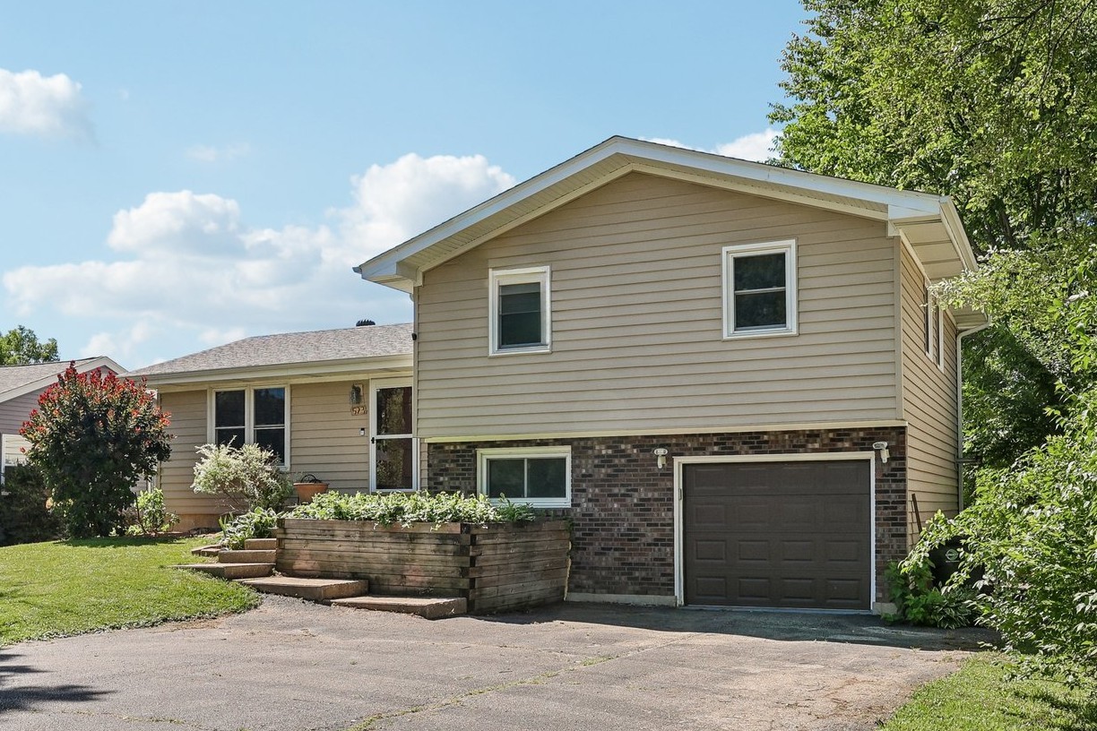 523 Maplewood Drive, Antioch IL 60002