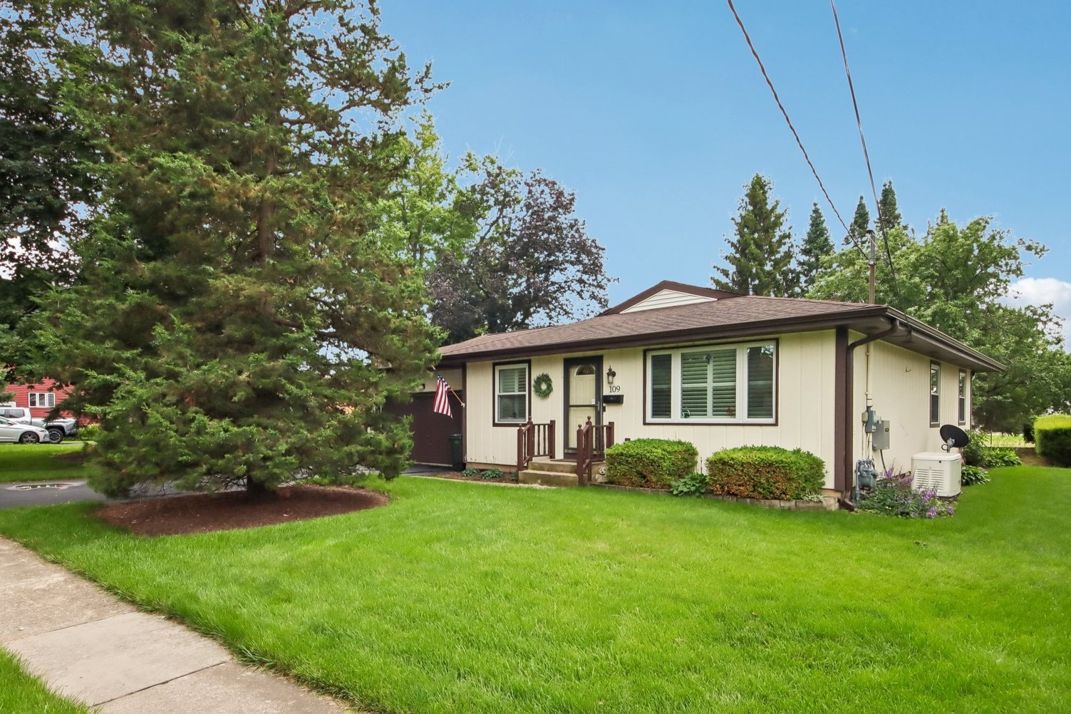 109 Weaver Drive, Cary IL 60013