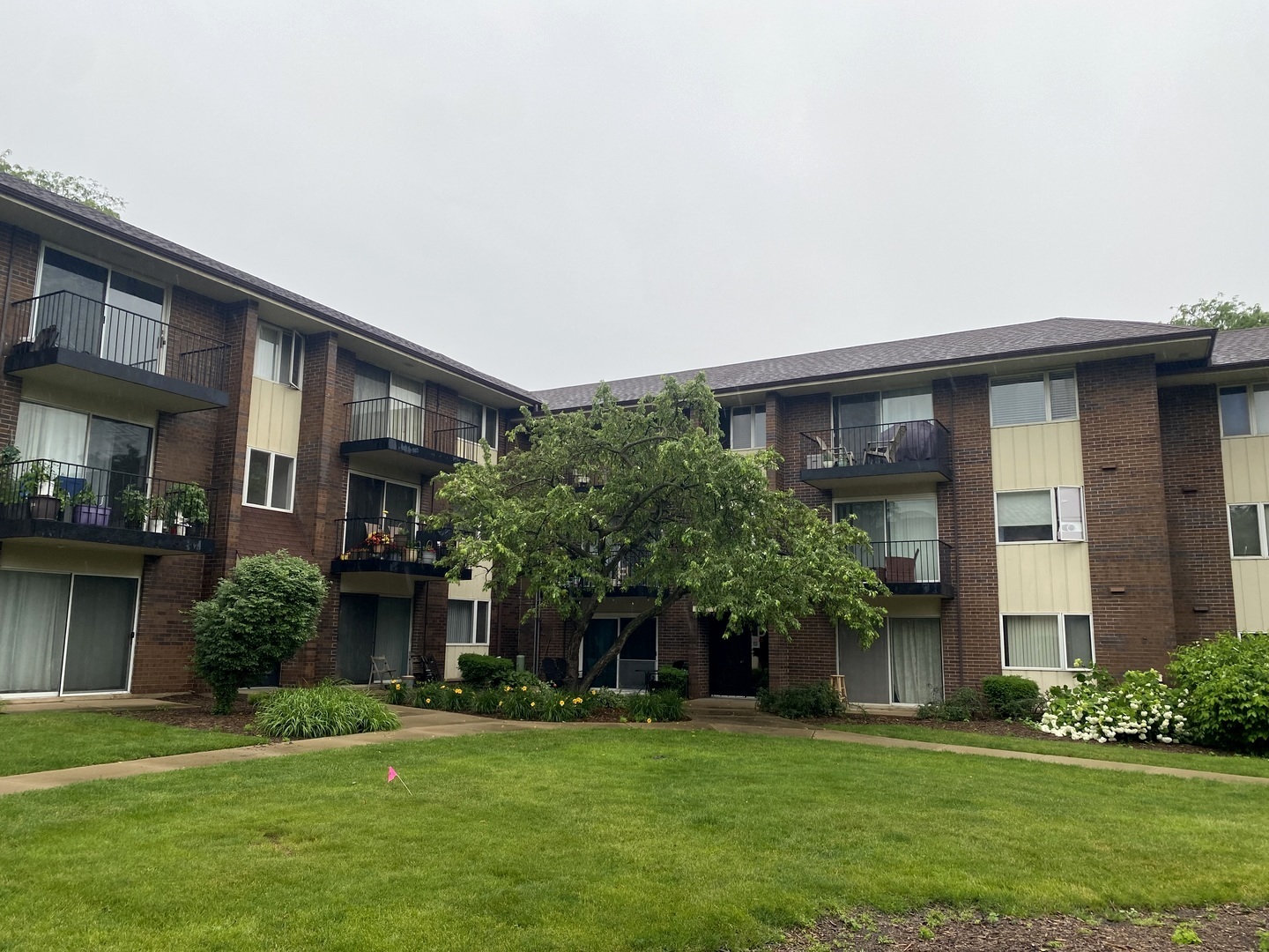 5S100 Pebblewood Lane Unit D10, Naperville IL 60563