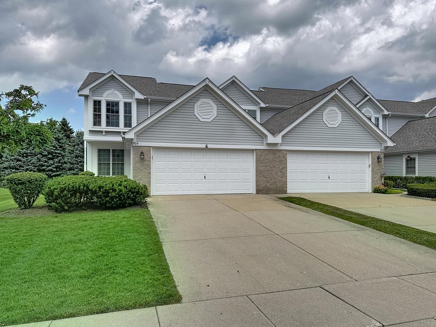 814 Stonebridge Lane, Crystal Lake IL 60014