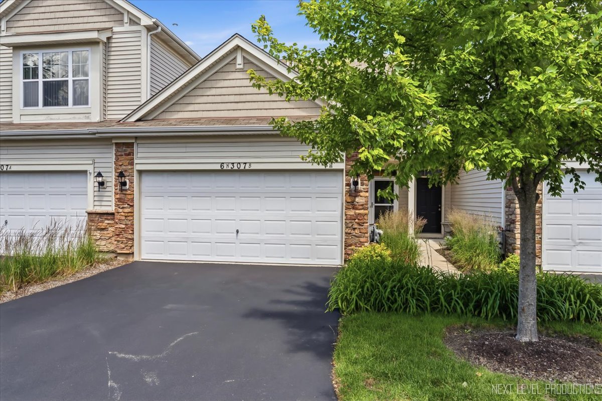 6N307 Whitmore Circle Unit B, St. Charles IL 60174