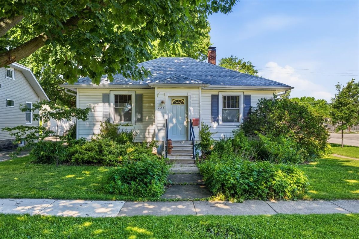 228 Anderson Boulevard, Geneva IL 60134
