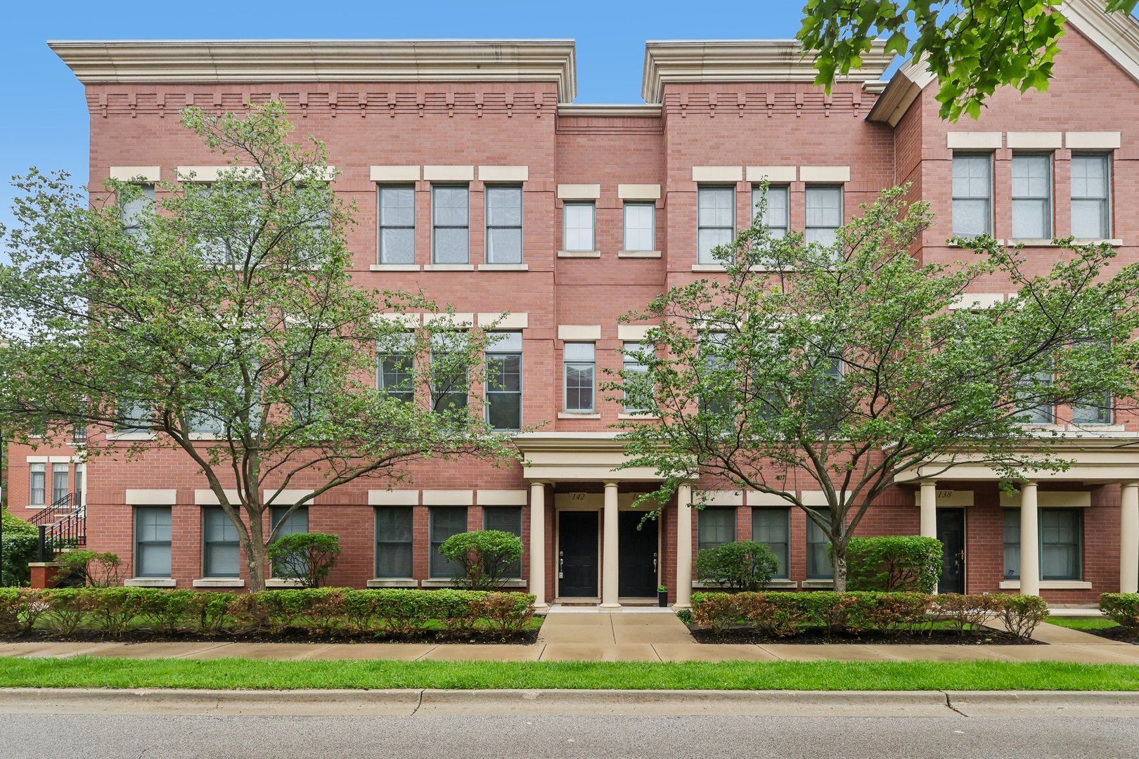 142 Dawson Drive, Elgin IL 60120