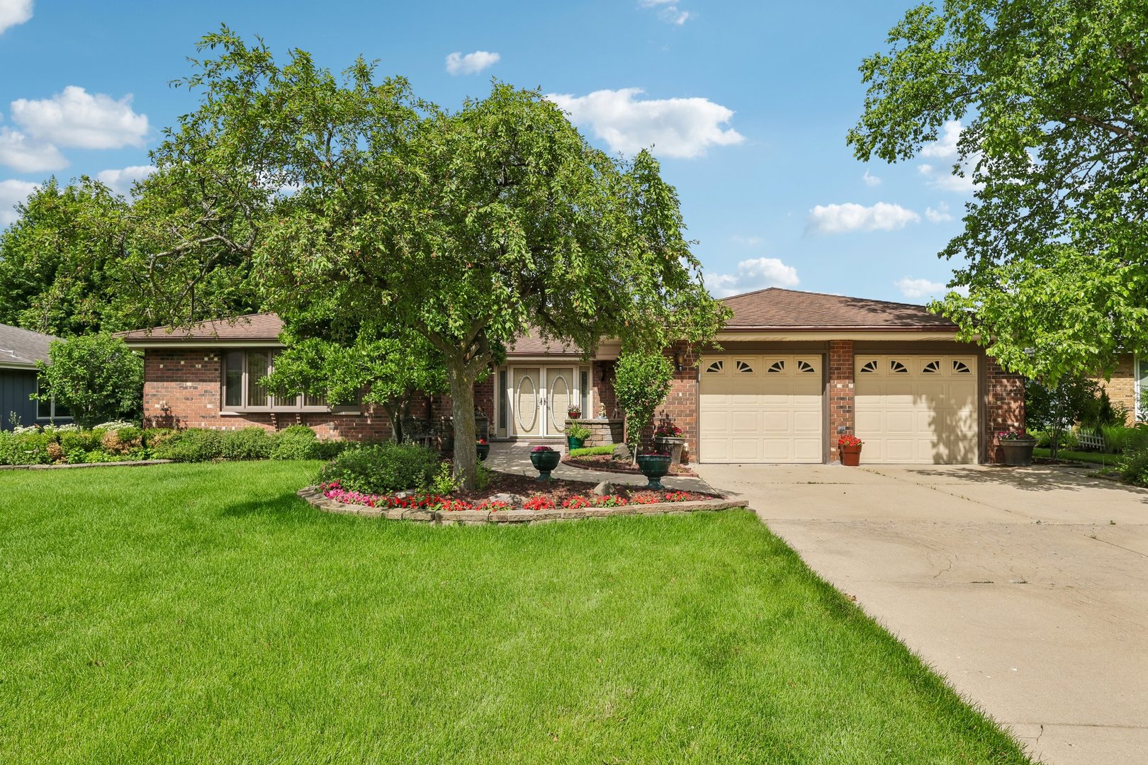 308 S Knollwood Drive, Schaumburg IL 60193