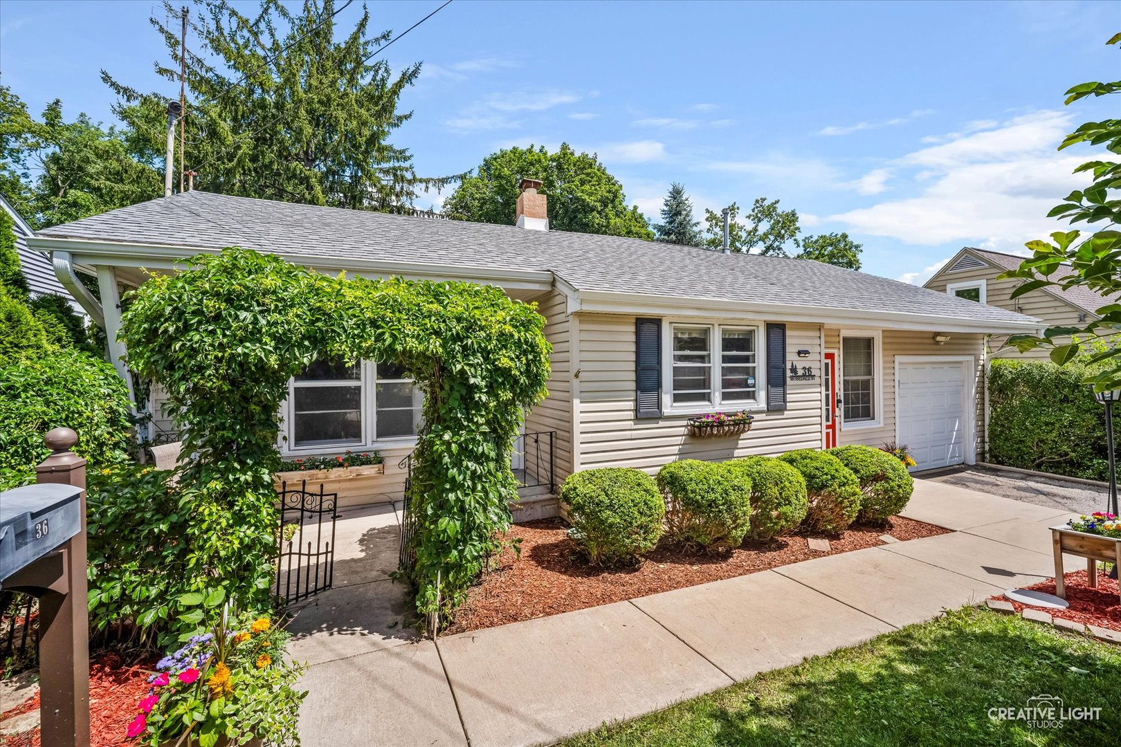 36 Mosedale Street, St. Charles IL 60174