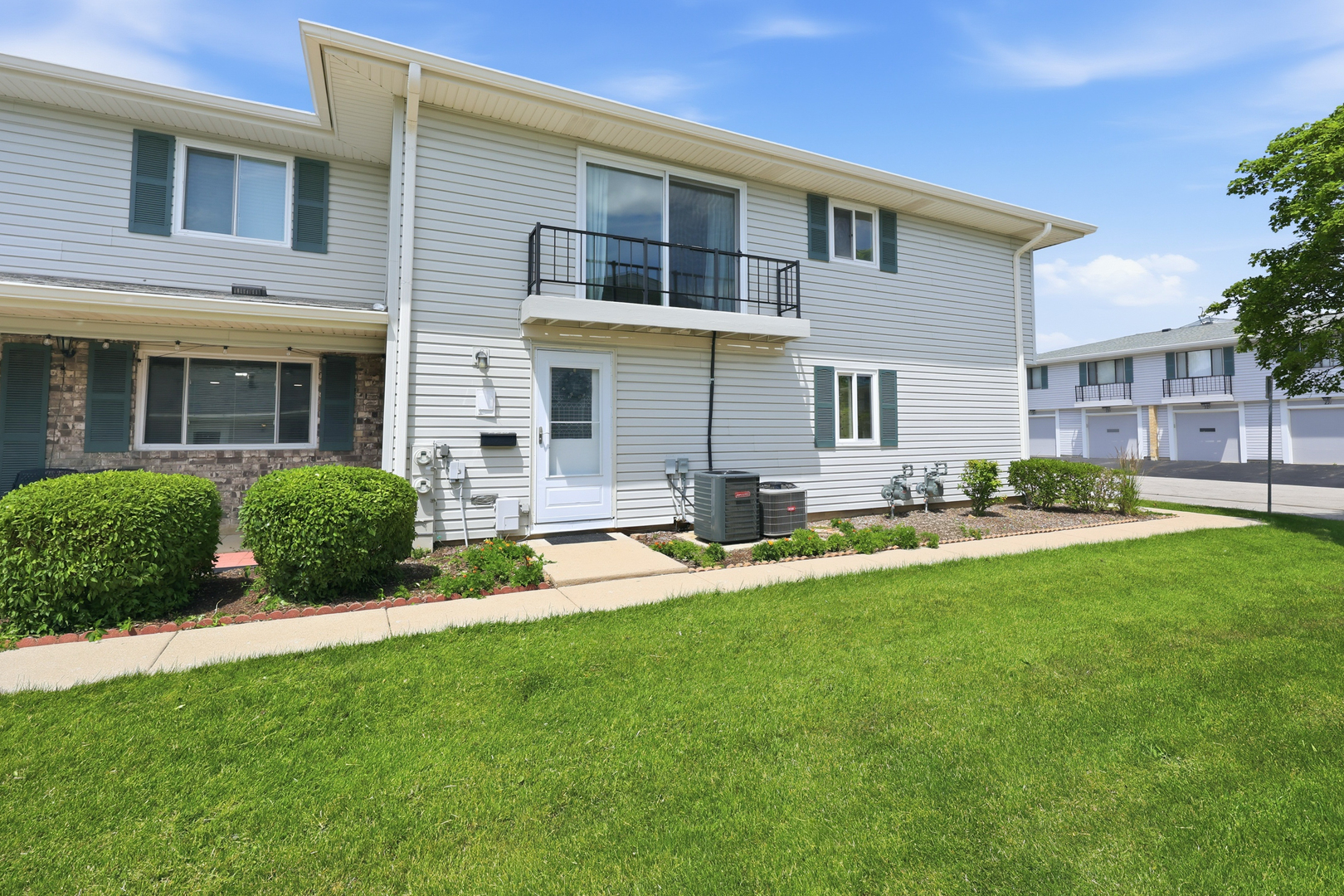 220 Sagamore Court Unit 220, Schaumburg IL 60194