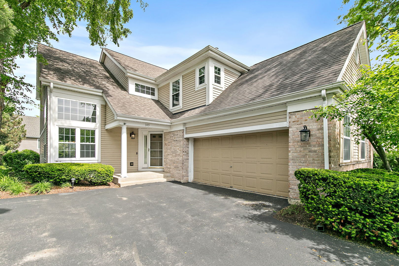 349 Hampton Court, Crystal Lake IL 60012