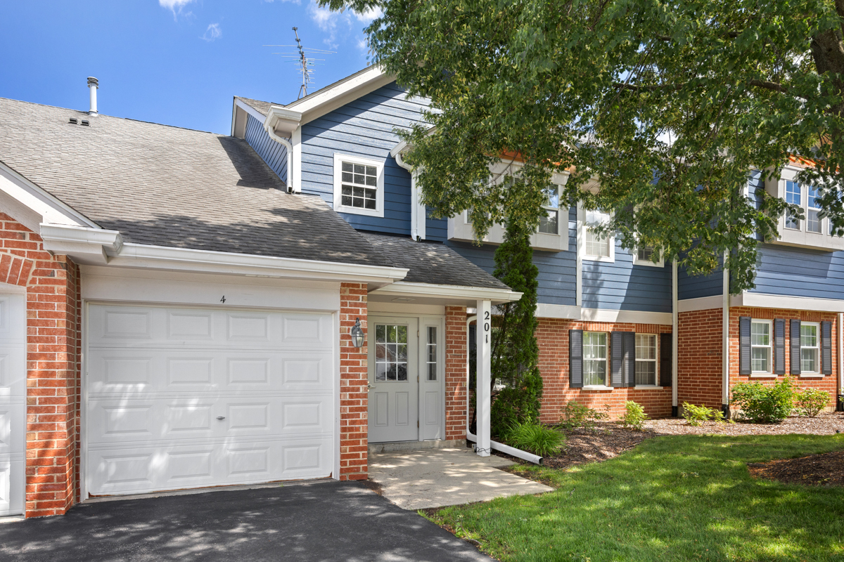 201 charleston Court Unit 3, Schaumburg IL 60193