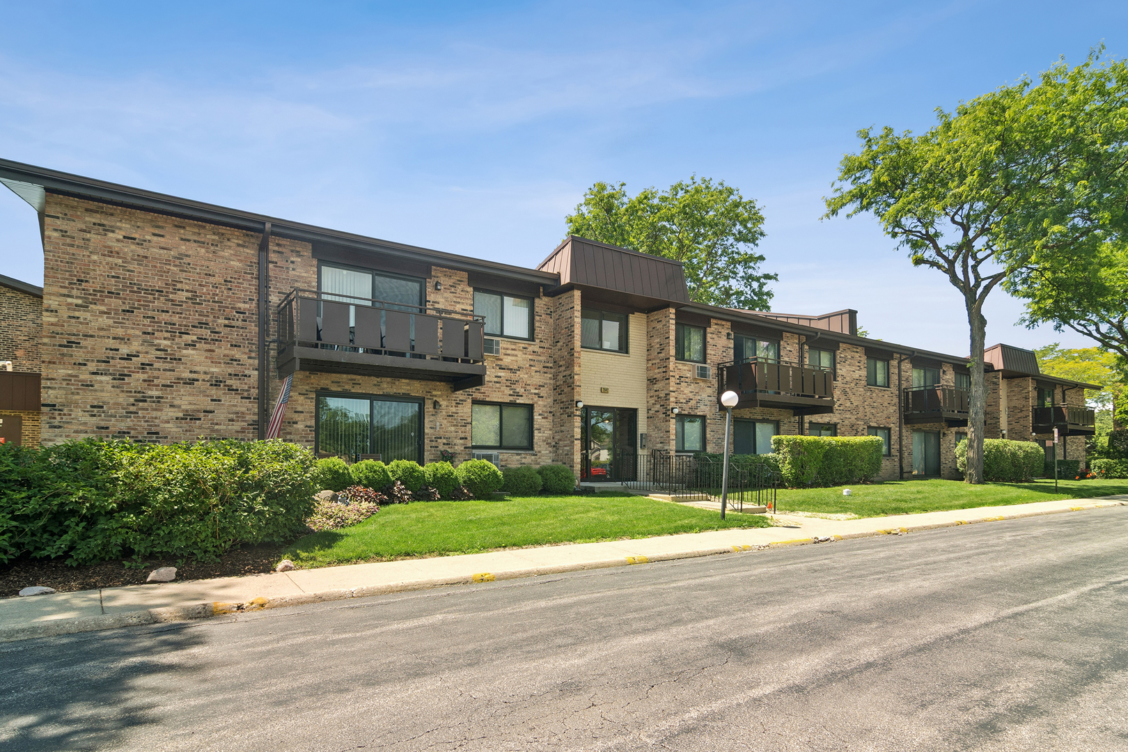 2642 N Windsor Drive Unit 103, Arlington Heights IL 60004