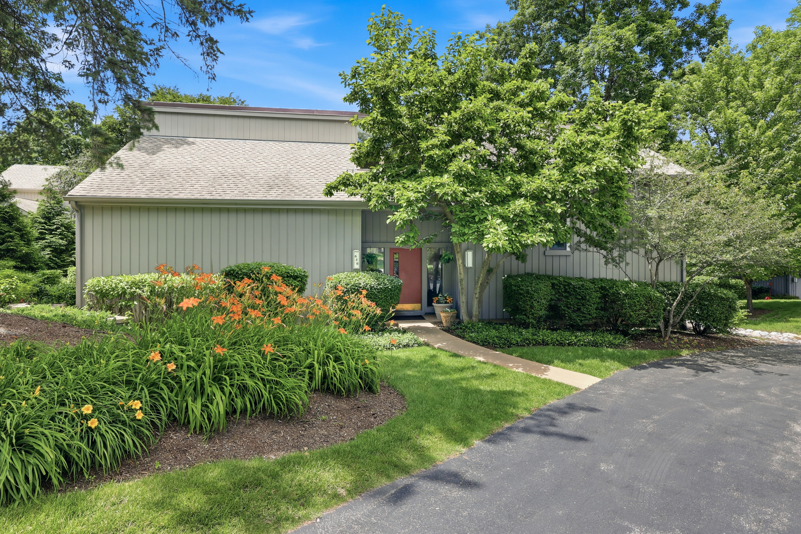 640 Old Barn Road Unit C, Lake Barrington IL 60010