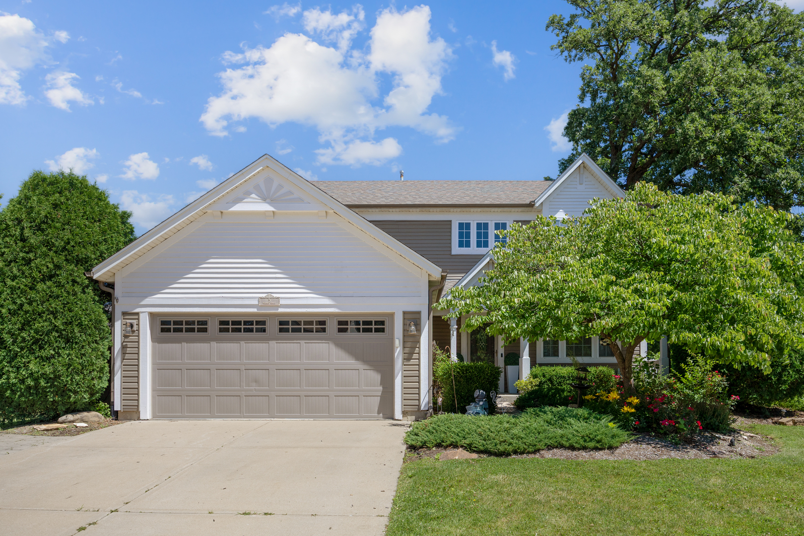 5 Vernon Court, South Elgin IL 60177