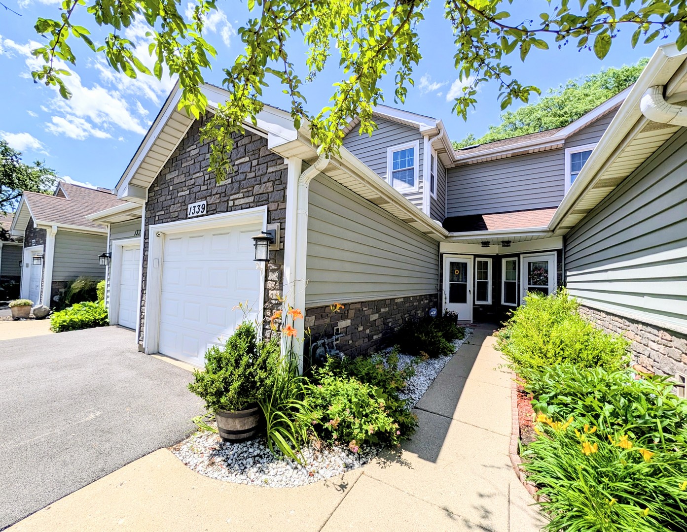 1339 Cranbrook Court, Schaumburg IL 60193