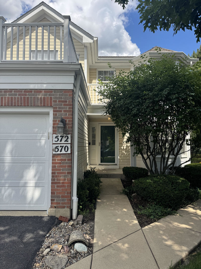572 Bradbury Lane Unit 527, Geneva IL 60134