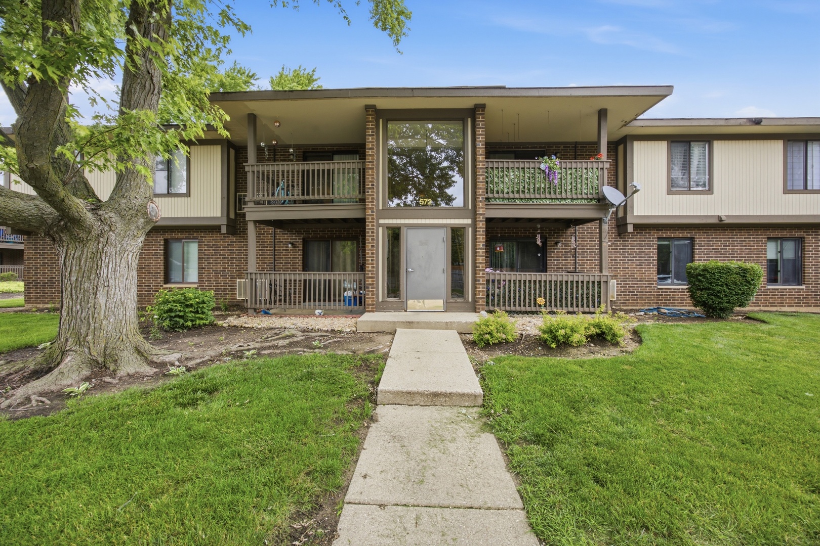 572 Somerset Lane Unit 2, Crystal Lake IL 60014