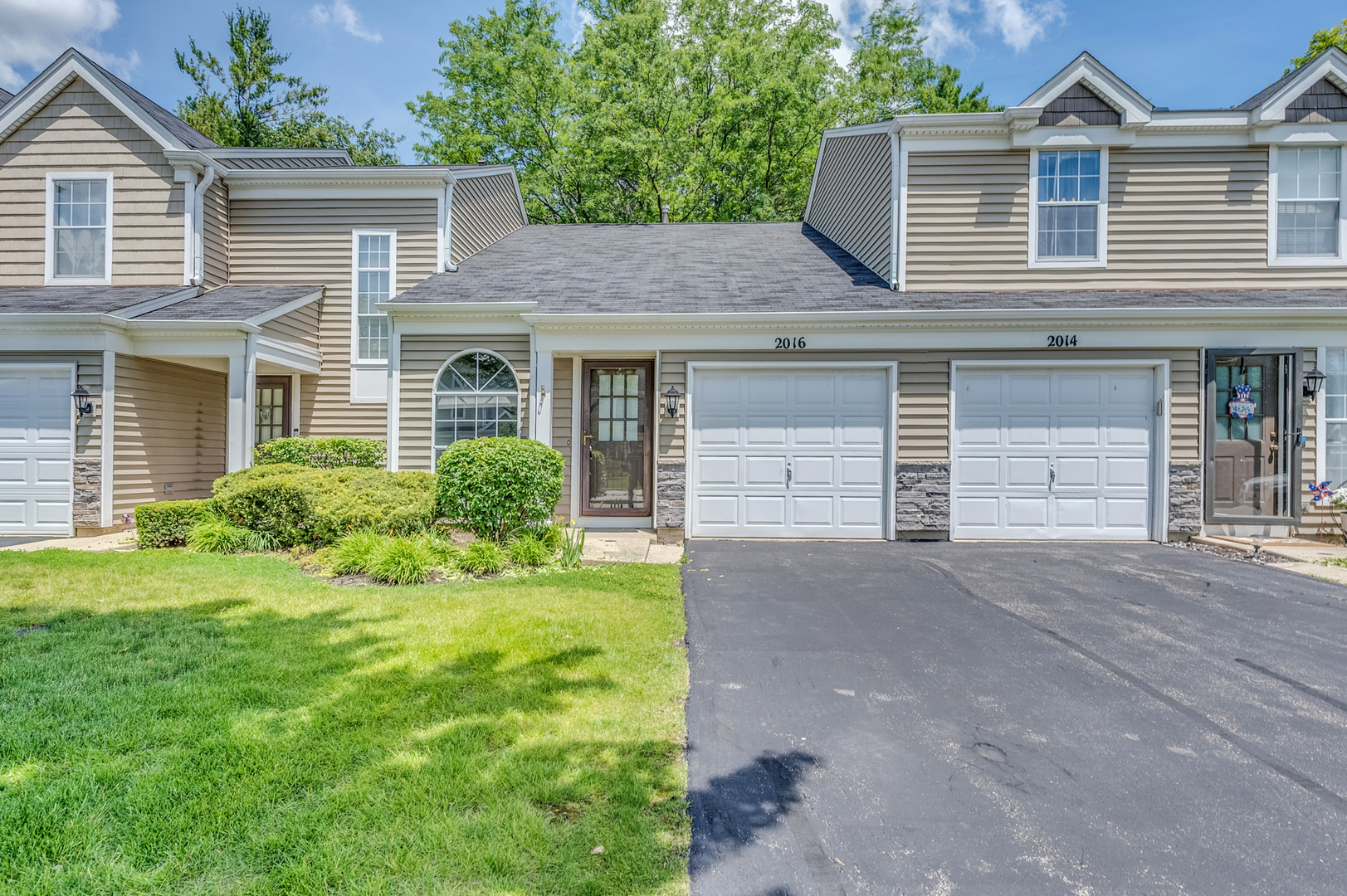 2016 Muirfield Circle, Elgin IL 60123