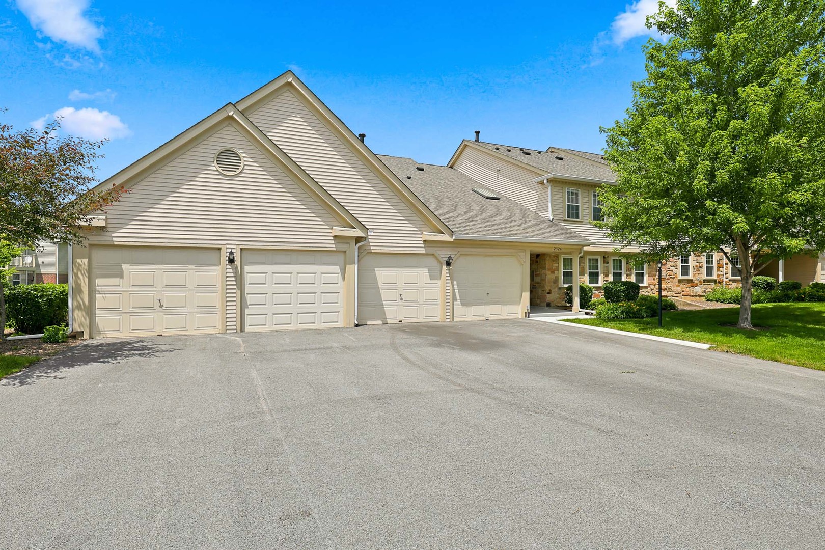 2326 Knollwood Court Unit W2, Schaumburg IL 60194