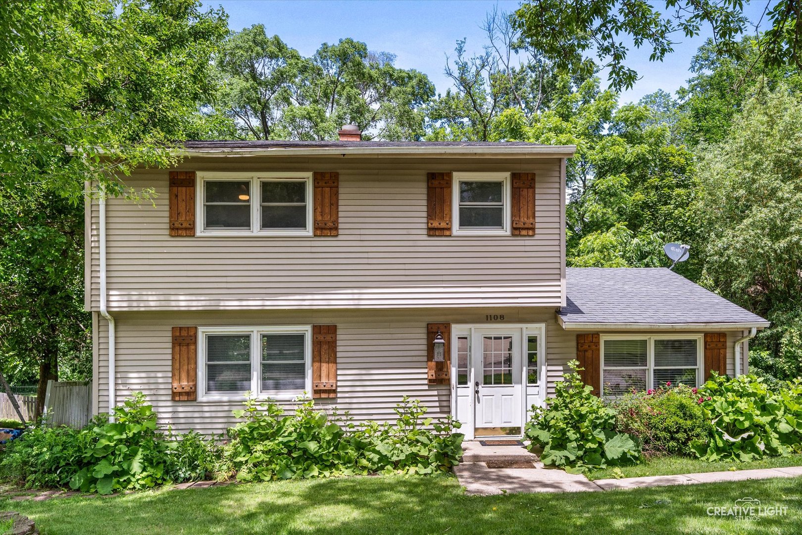 1108 Edwards Avenue, St. Charles IL 60174