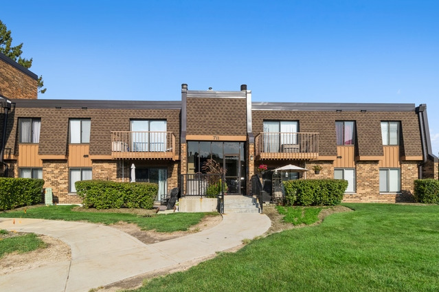 711 TIPPERARY Court Unit 2D, Schaumburg IL 60193