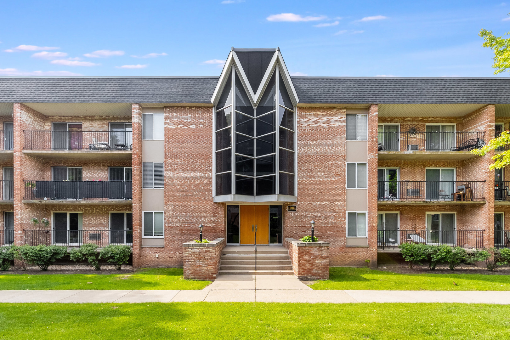 1001 N Mill Street Unit 308, Naperville IL 60563