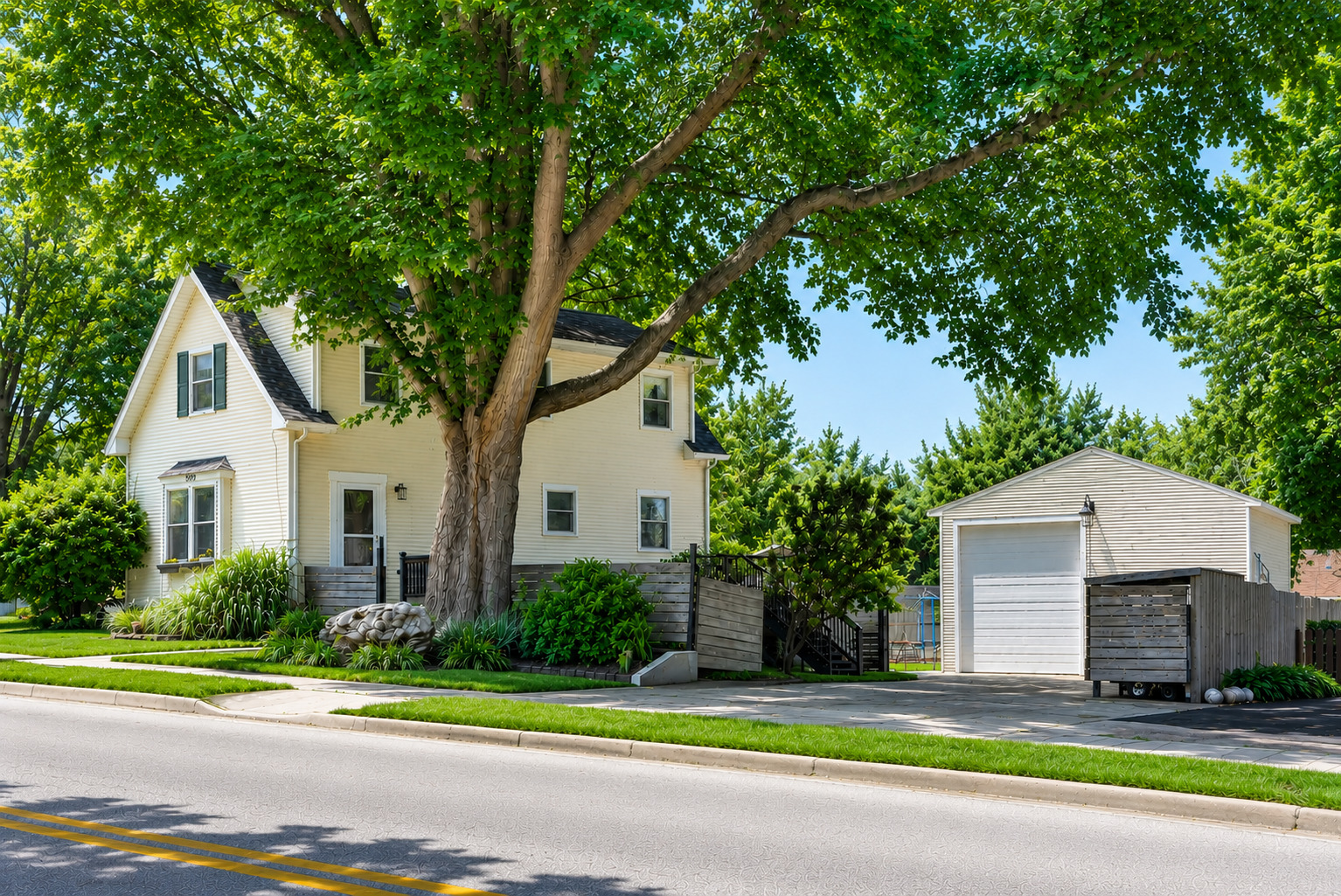 1212 Dean Street, St. Charles IL 60174