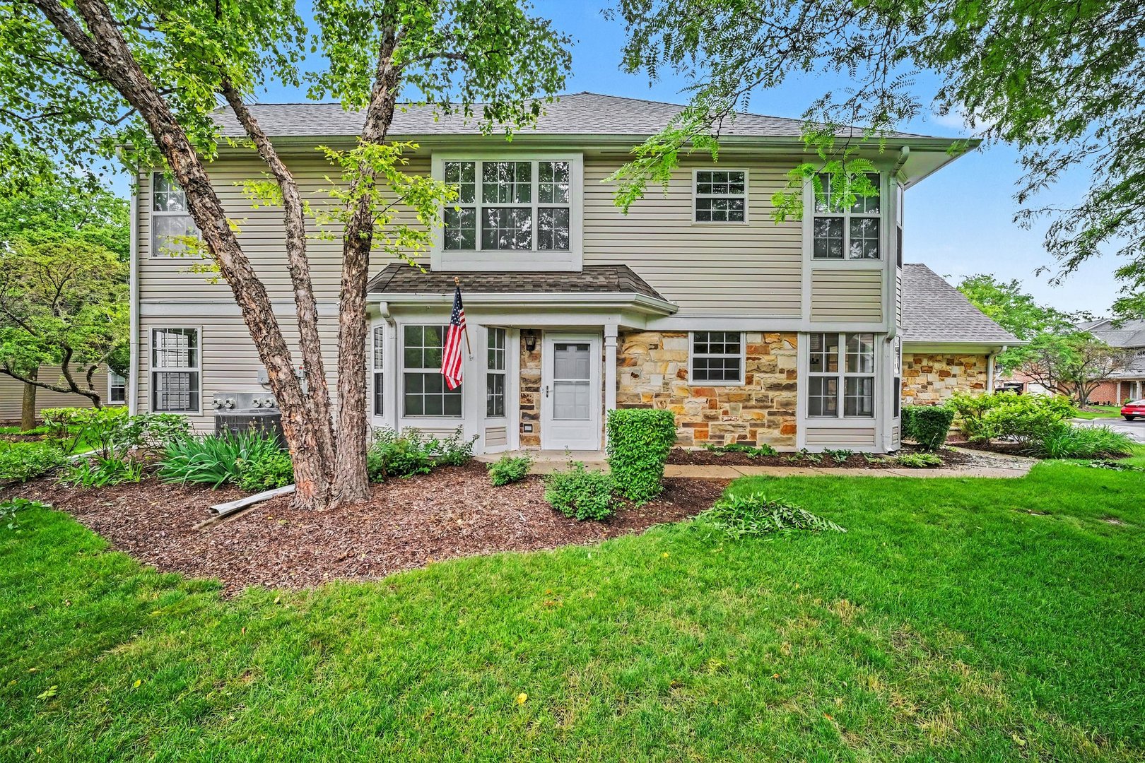 22 Delaware Court, Schaumburg IL 60193