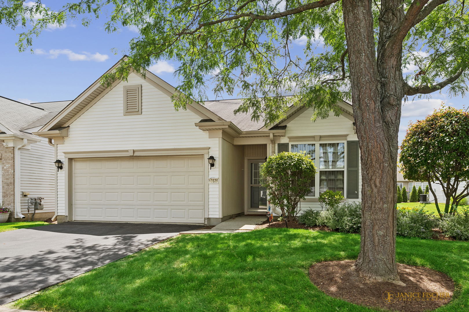 13535 Nealy Rd Street, Huntley IL 60142
