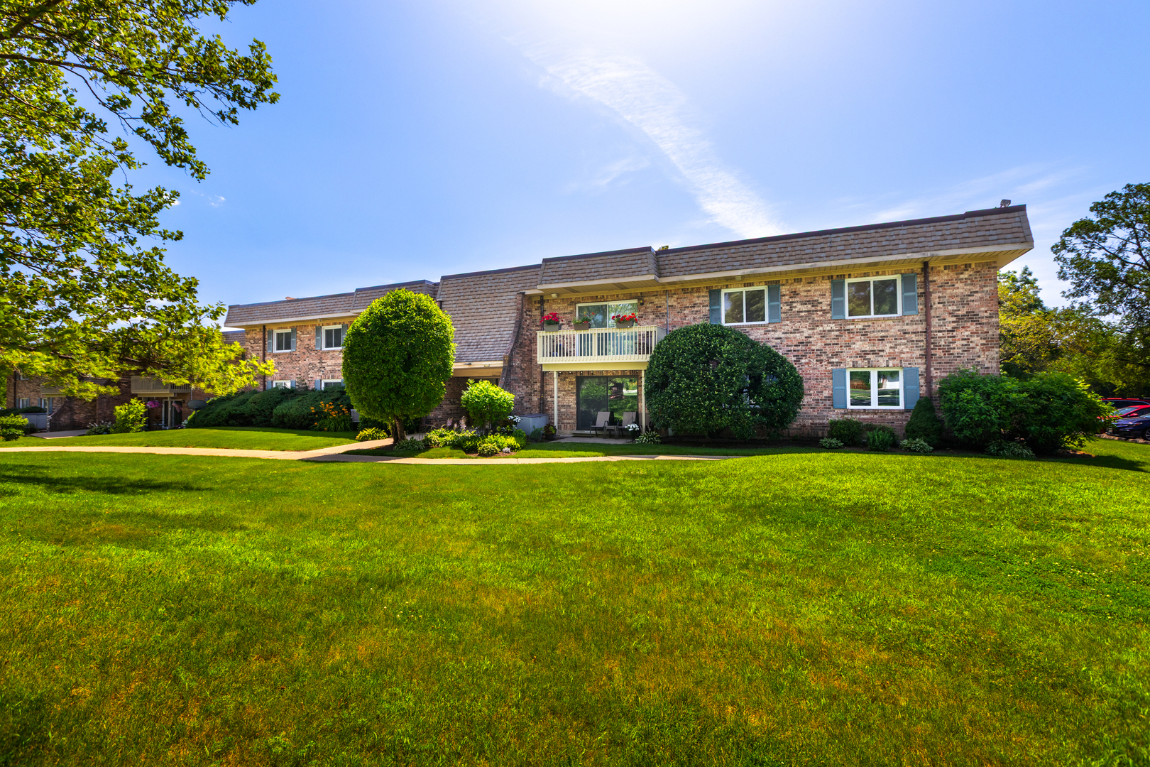 6S080 Park Meadow Drive Unit 9F, Naperville IL 60540
