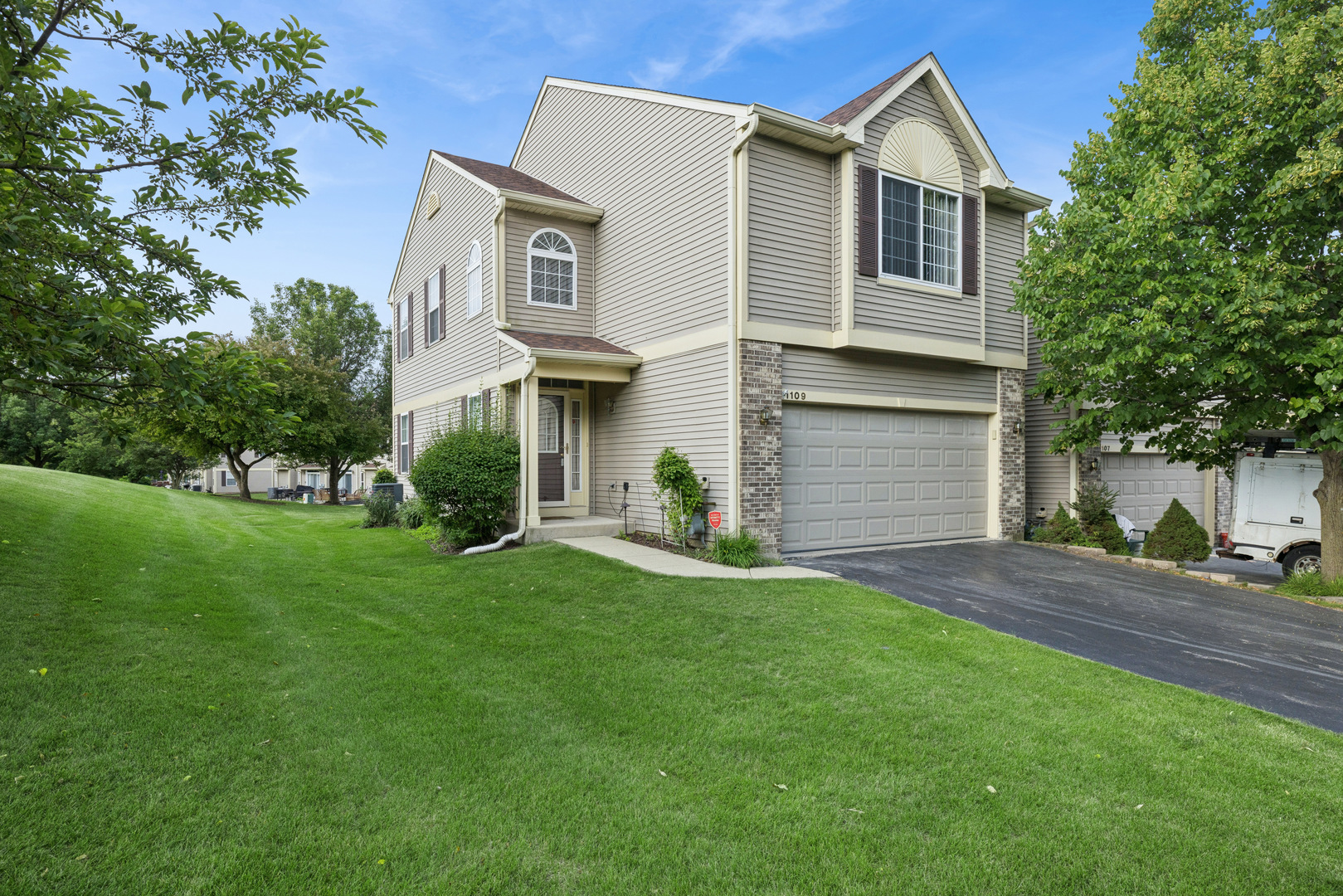 1109 Grass Lake Drive Unit 1109, Fox Lake IL 60020