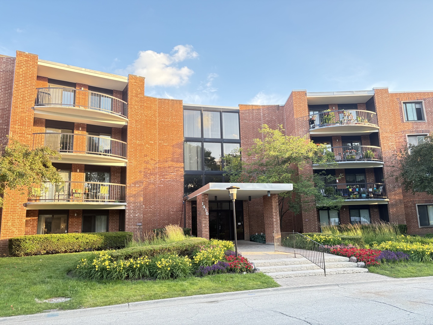 1415 E Central Road Unit 203A, Arlington Heights IL 60005