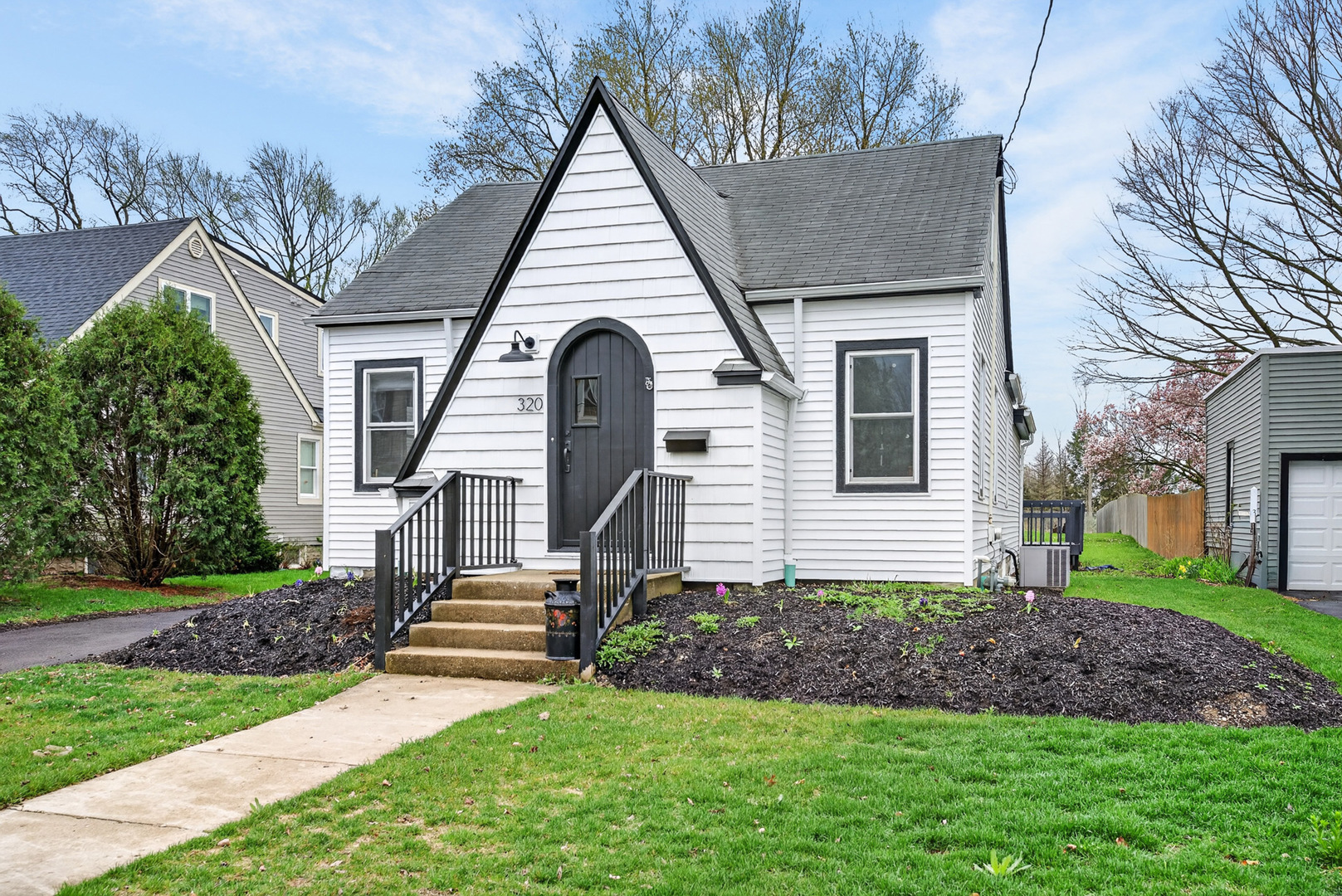 320 Chalmers Street, Geneva IL 60134