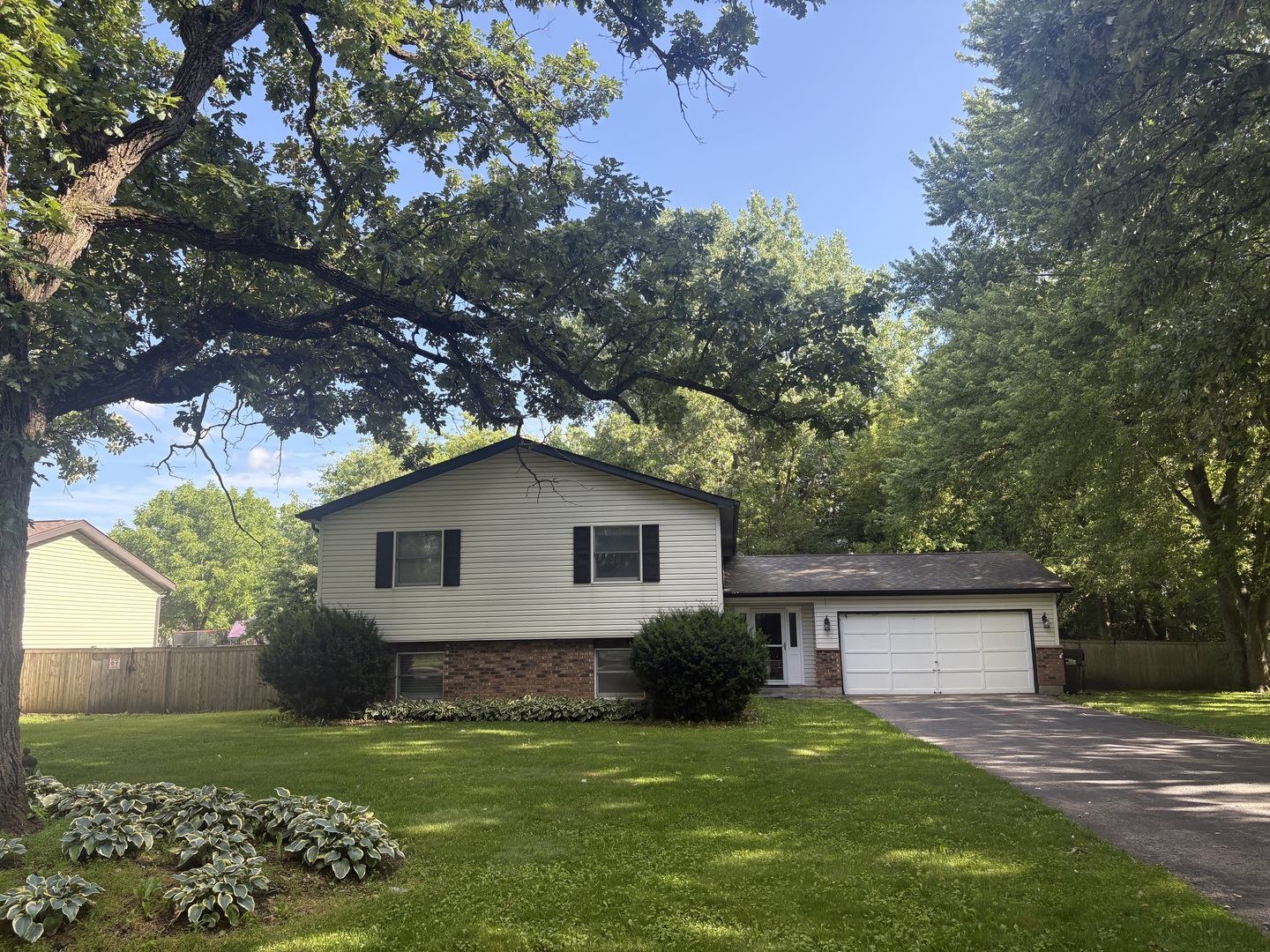 9513 Ballard Road, Crystal Lake IL 60014