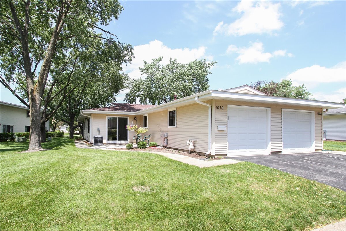 1010 Glastonbury Lane, Schaumburg IL 60193