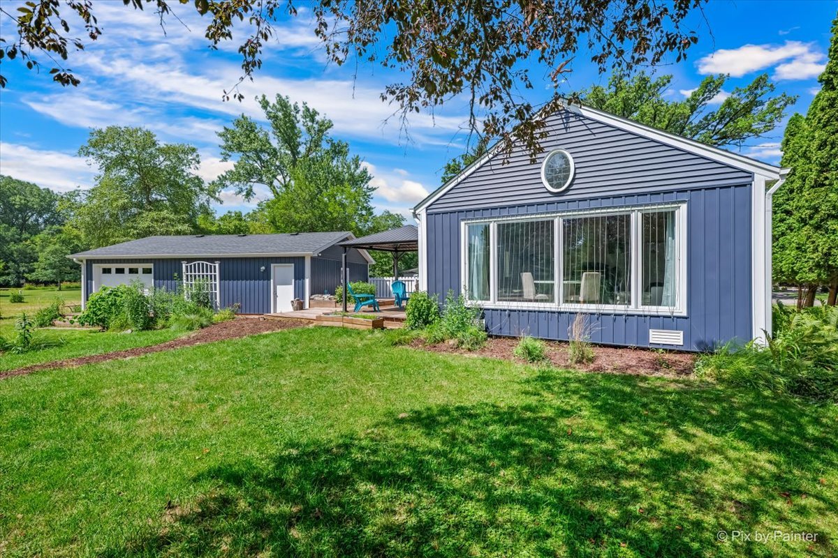 209 Eastwood Court, Barrington IL 60010