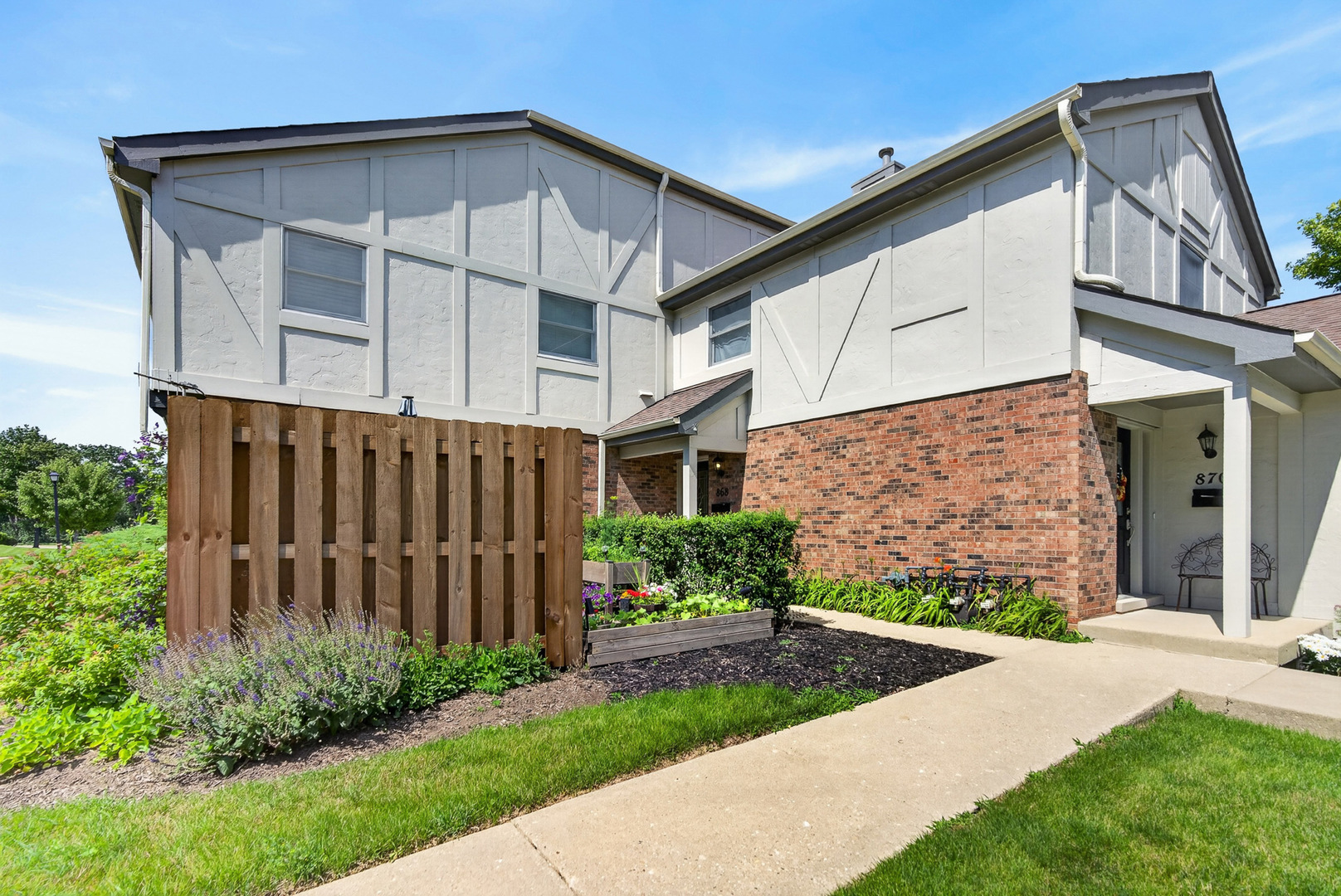 868 Bristol Drive, Barrington IL 60010