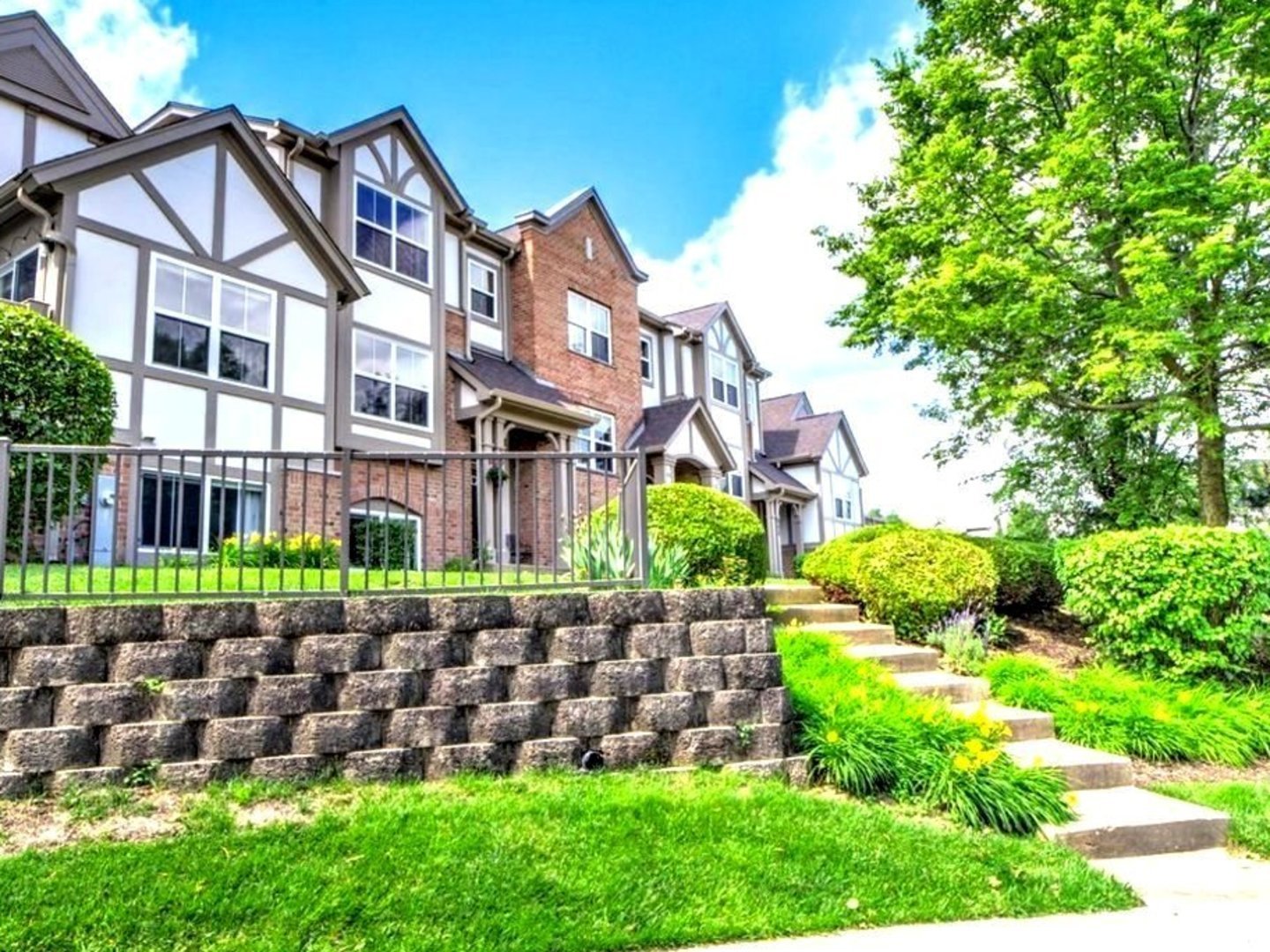 806 June Terrace, Lake Zurich IL 60047