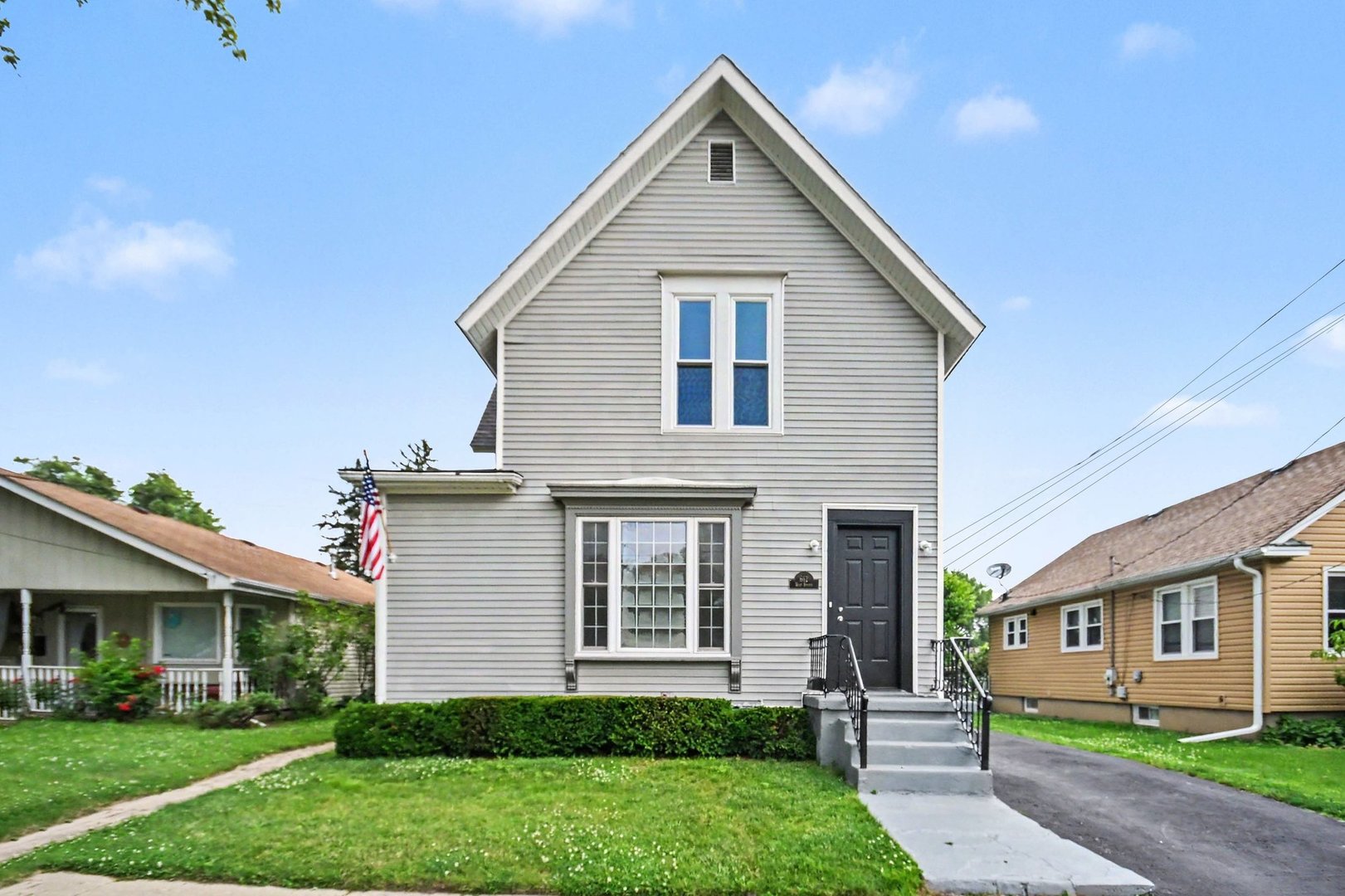 662 Bent Street, Elgin IL 60120