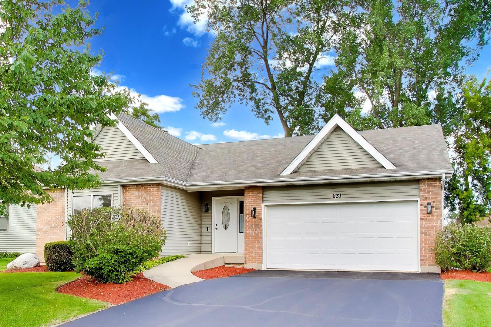 231 Clover Chase Circle, Woodstock IL 60098