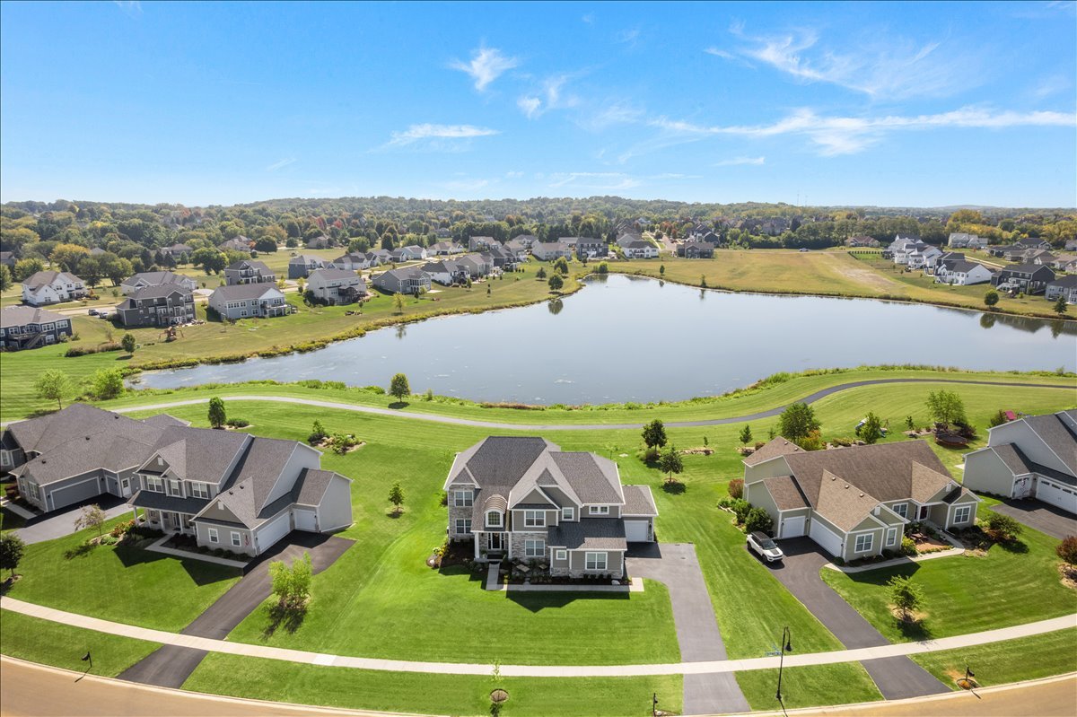 39W509 Norton Lake Drive, St. Charles IL 60175