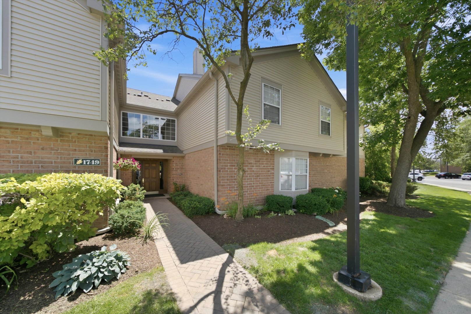 1749 Eastwood Court Unit 6, Schaumburg IL 60195