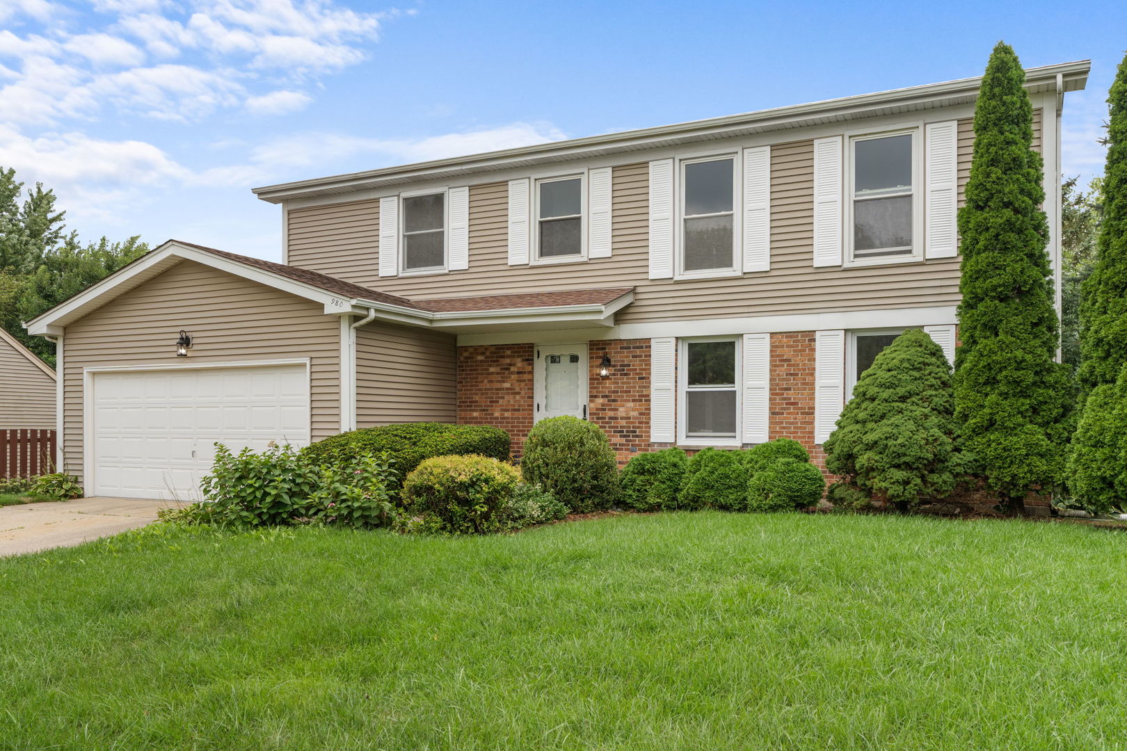 980 Sandalwood Lane, Crystal Lake IL 60014