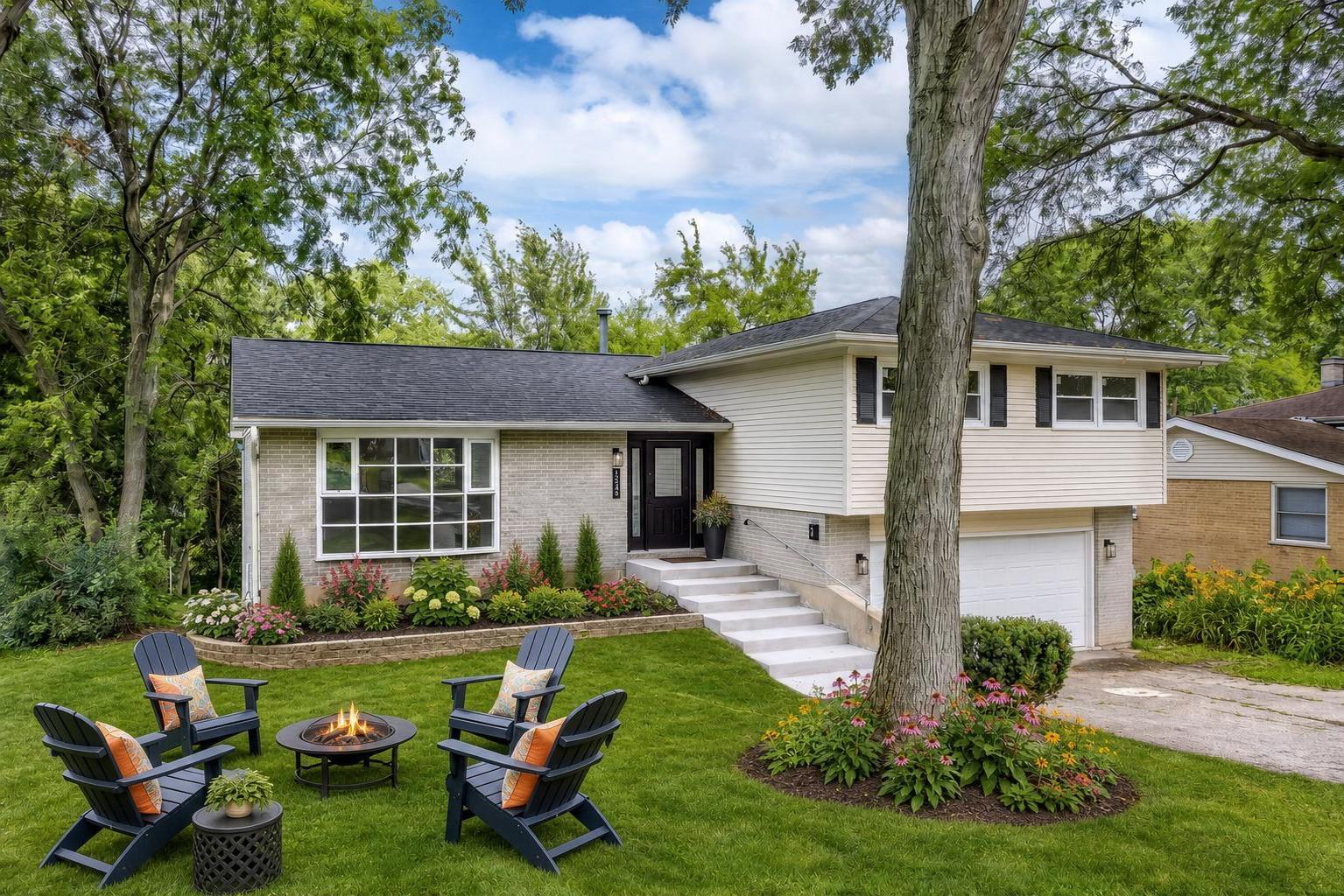 123 Kainer Avenue, Barrington IL 60010