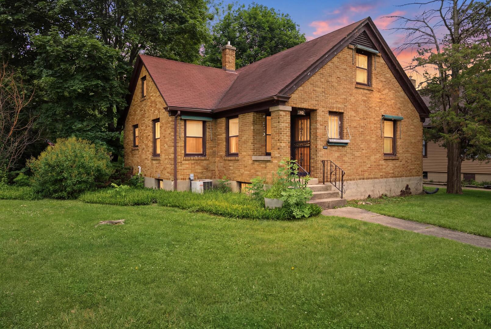 45 N Aldine Street, Elgin IL 60123