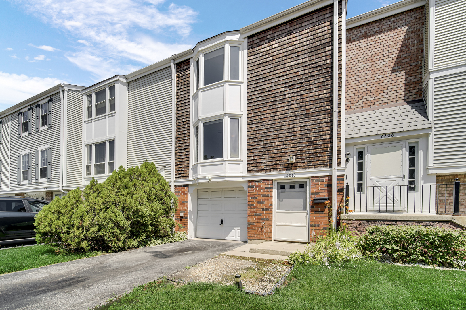 2210 Langdon Place, Hoffman Estates IL 60169