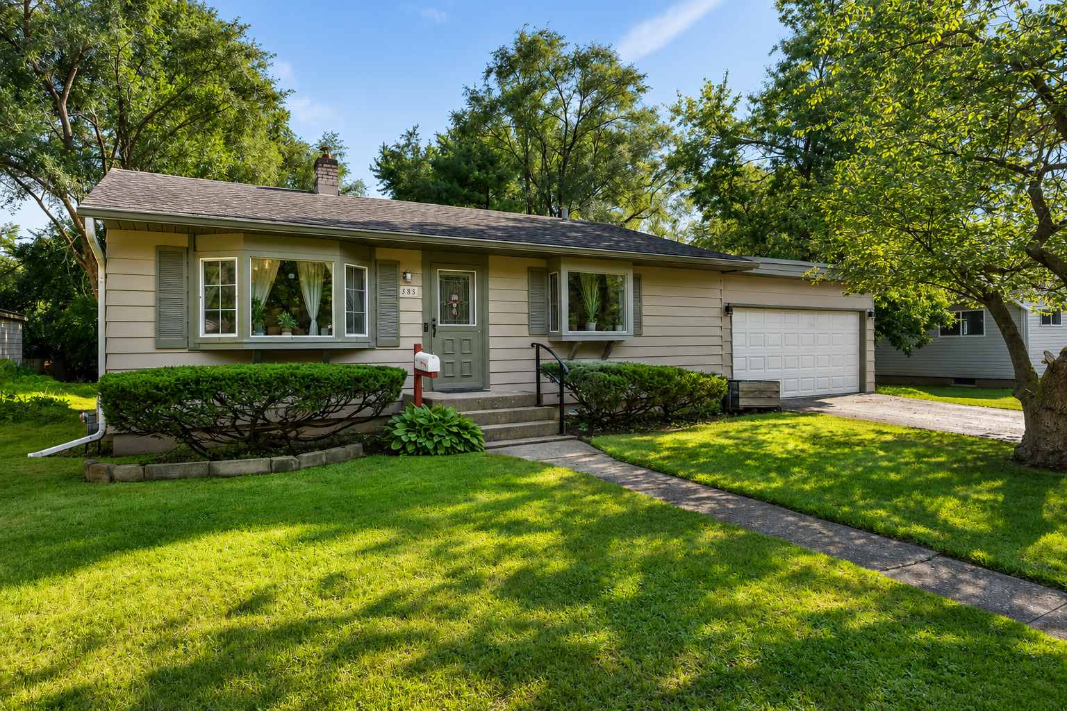 383 Lloyd Street, Cary IL 60013