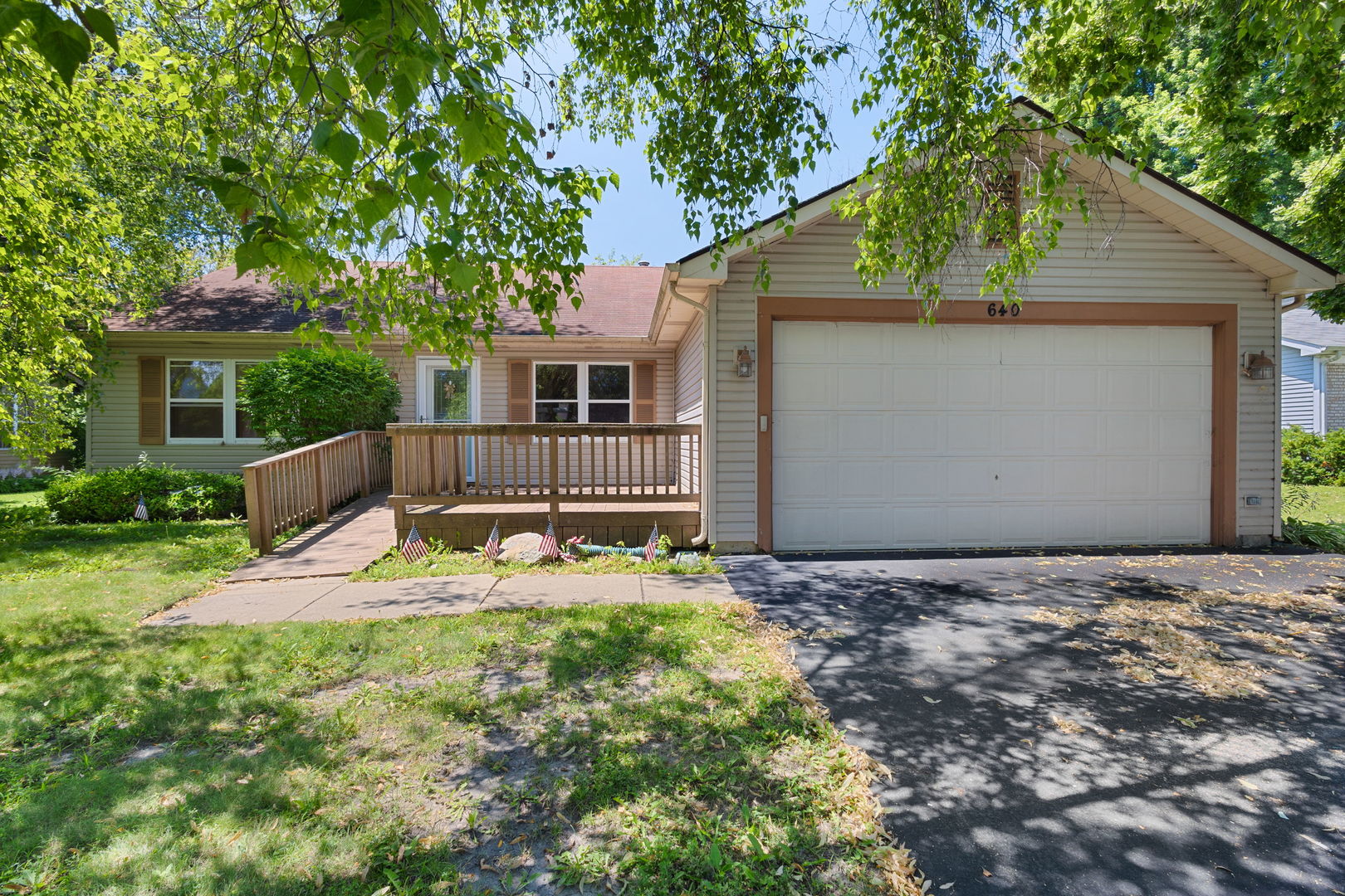 640 Lilac Drive, Algonquin IL 60102