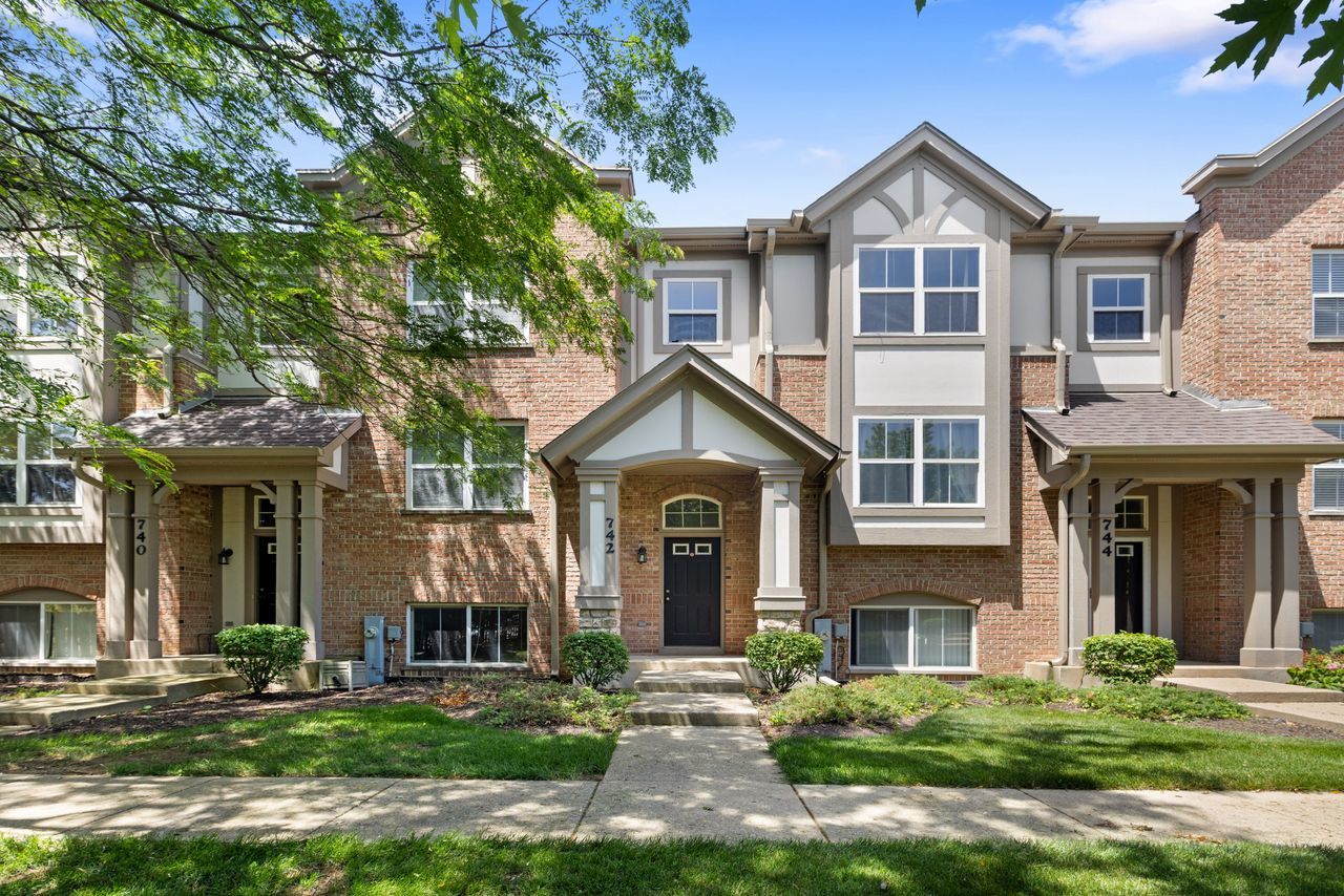 742 June Terrace, Lake Zurich IL 60047