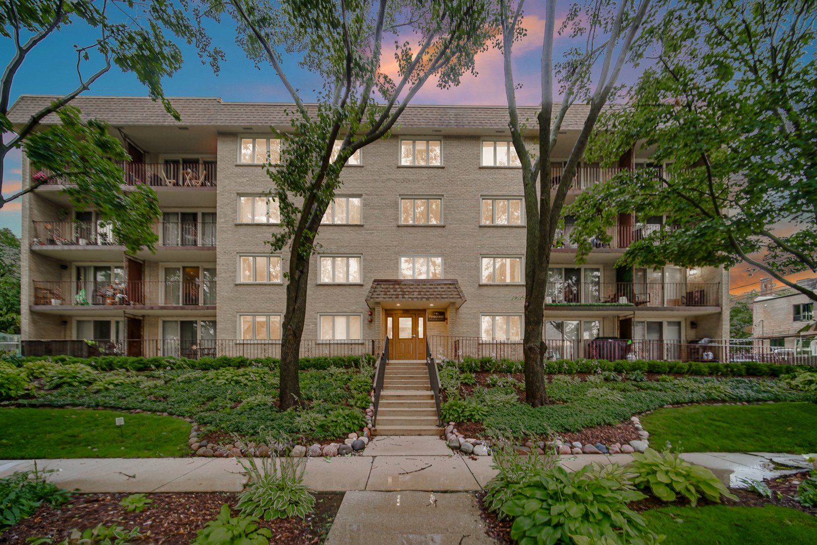 225 E Wing Street Unit 302, Arlington Heights IL 60004