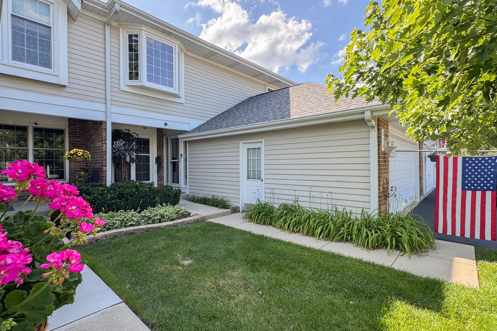 836 Golf Course Road, Crystal Lake IL 60014
