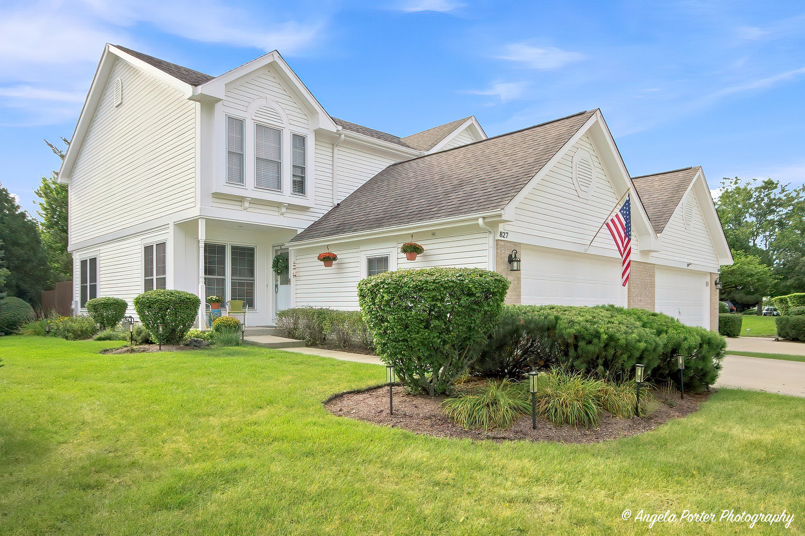 827 Stonebridge Lane, Crystal Lake IL 60014