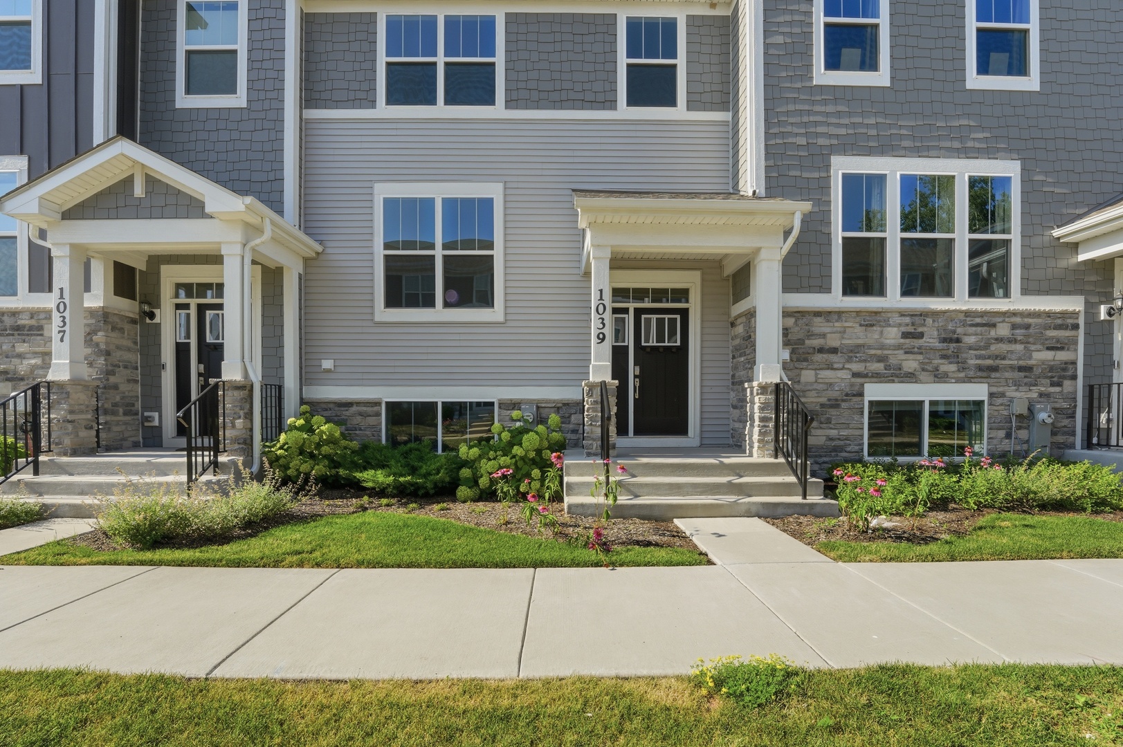 1039 Atterberg Road, South Elgin IL 60177